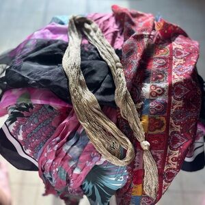 Gold and Multicolor Scarf 7 TOTAL